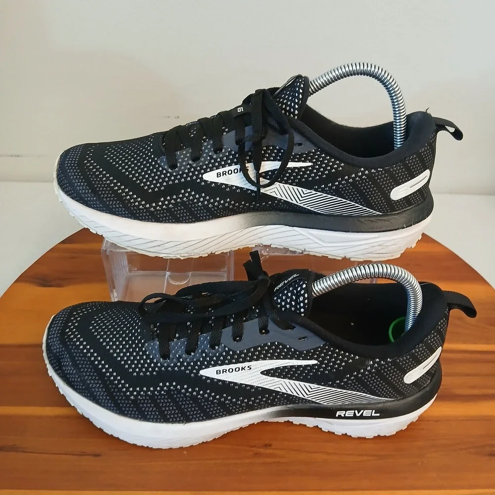 Brooks Revel 6 Women 9 Black Running Shoes Sneakers 1203861B012